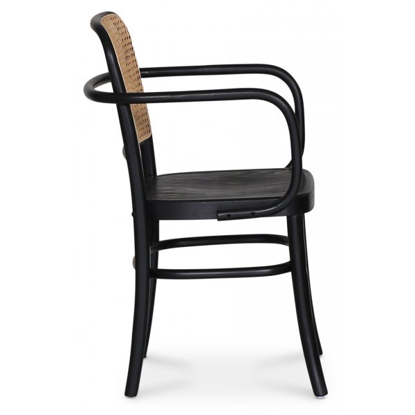 Omni spisegruppe, rundt spisebord �130 cm inkludert 4 stk. svarte Nemis karmstoler - Svartbeiset eik