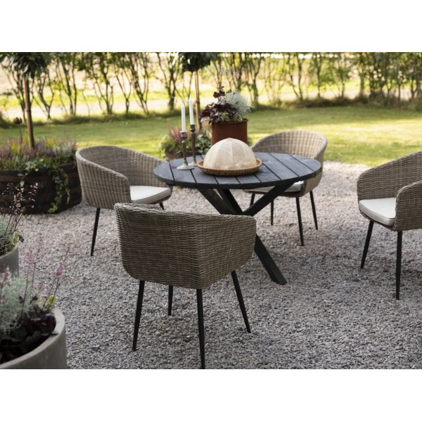 Utendørsgruppe: svart rundt spisebord Ø112 cm med 4 lenestoler Utendørsgruppe: svart rundt spisebord Ø112 cm med 4 lenestoler