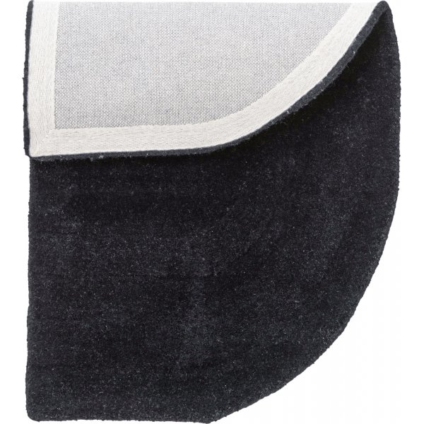 Nora teppe 50 x 80 cm - Sort Nora teppe 50 x 80 cm - Sort