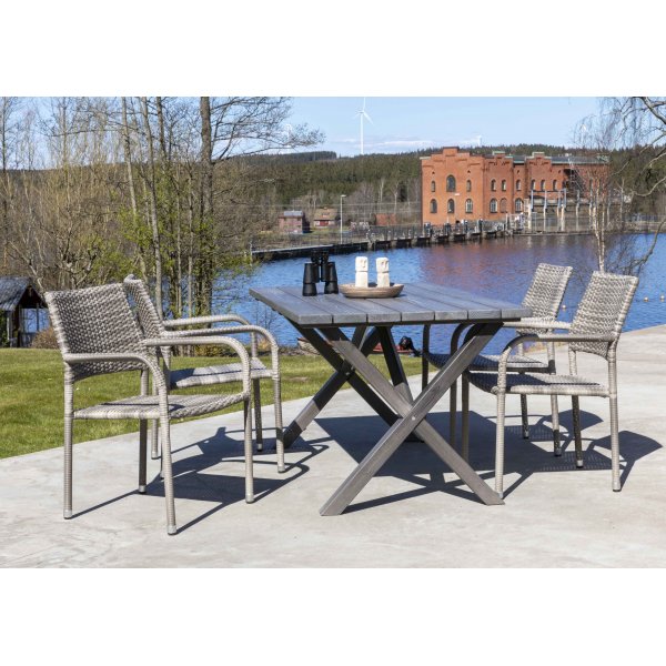 Scottsdale utespisegruppe med 4 stk karmstoler (stablebare) og spisebord 150 cm - Gr�