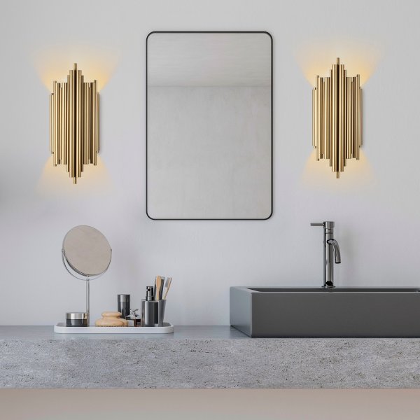 Vegglampe i gullfinish - Munnspill