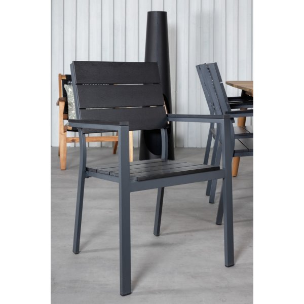 Levels spisestuestol - Svart