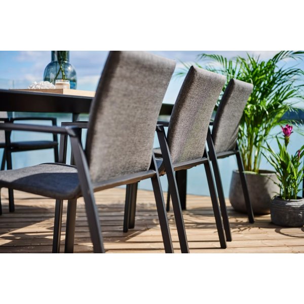 Breda spisestol - Svart + Tekstilrens for møbler Breda spisestol - Svart + Tekstilrens for møbler