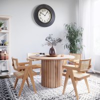 PiPi spisegruppe, rundt spisebord Ø150 cm inkludert 4 stk. Sara karmstoler i eik - Whitewash PiPi spisegruppe, rundt spisebord Ø150 cm inkludert 4 stk. Sara karmstoler i eik - Whitewash