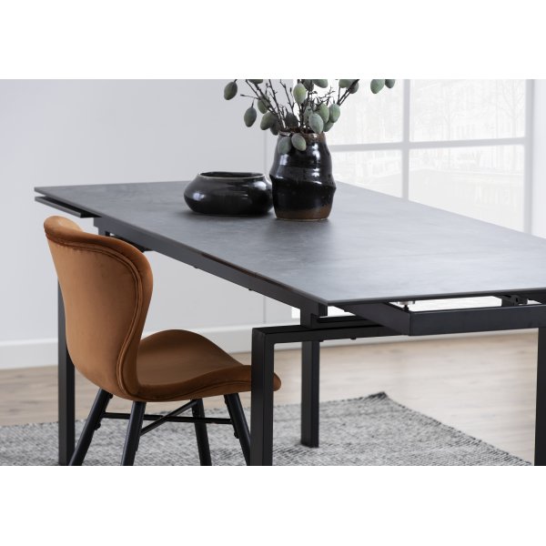 Huddersfield spisebord 160-240 cm - Sort Huddersfield spisebord 160-240 cm - Sort