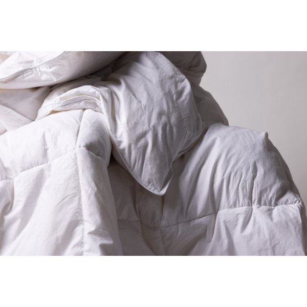 Astrid quilt 200 x 150 cm - Hvit Astrid quilt 200 x 150 cm - Hvit