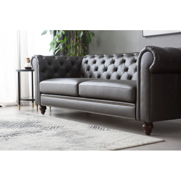 Chesterfield Royal 3-seters sofa - Svart vintage (PU skinn) Chesterfield Royal 3-seters sofa - Svart vintage (PU skinn)