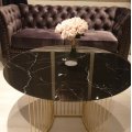 Kundebilde Tiffany Falcon stamme messing: Sofa og bord er fra trendrom...