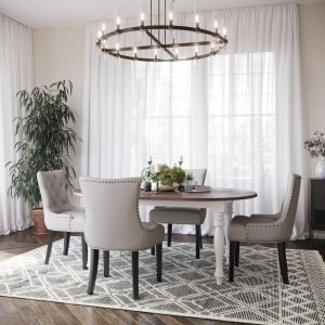 Victoria spisegruppe, ovalt spisebord 178 x 110 cm med 4 stk. Tuva stoler - Hvit / Brunbeiset Victoria spisegruppe, ovalt spisebord 178 x 110 cm med 4 stk. Tuva stoler - Hvit / Brunbeiset