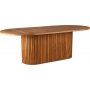 Han ovalt bord i teak 220x110 cm