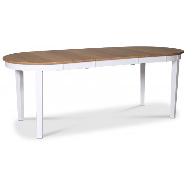 Fårö spisegruppe; spisebord 160/210x90 cm - Hvit / oljet eik med 4 Fårö stoler krysser i ryggen og sete i svart PU Fårö spisegruppe; spisebord 160/210x90 cm - Hvit / oljet eik med 4 Fårö stoler krysser i ryggen og sete i svart PU