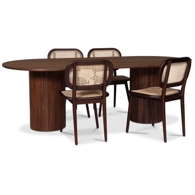 spisegruppe i Nordansjen; ovalt spisebord, valntt + 4 stk Sikns II stoler brun/rotting