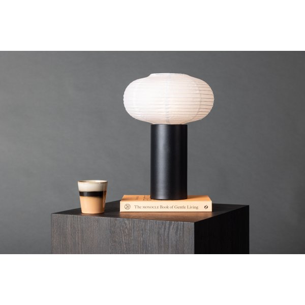 Hovfjället bordlampe - Sort/Hvit Hovfjället bordlampe - Sort/Hvit