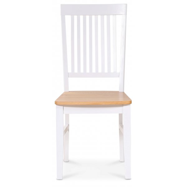 Spisegruppe: Lck spisebord, rundt - hvit / oljet eik + 4 Selma stoler - hvit / oljet eik + 3.00 x Mbelftter