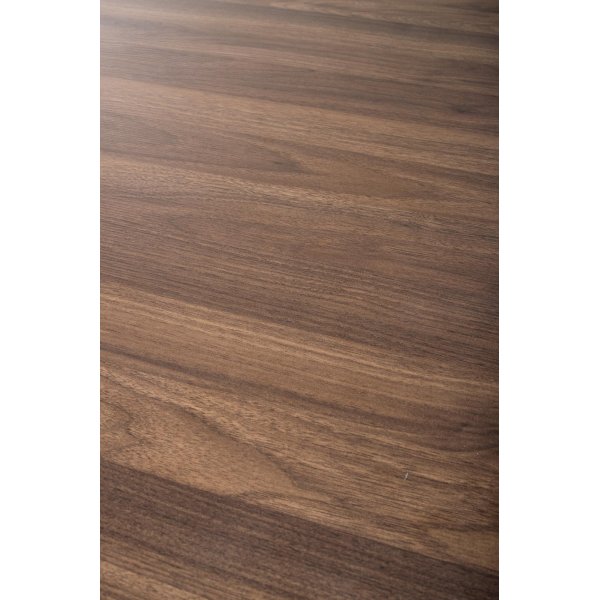 Olmo spisebord Ø90 cm i valnøtt/svart med 4 Alfred spisestoler i beige fløyel og ben i valnøtt Olmo spisebord Ø90 cm i valnøtt/svart med 4 Alfred spisestoler i beige fløyel og ben i valnøtt