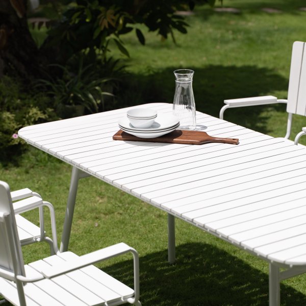 Holmsund matvaregruppe; bord 180x80 cm med 6 lenestoler - hvitt