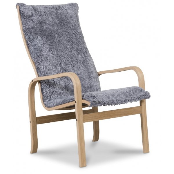 Frank lenestol - Grått saueskinn / oljet eik Frank lenestol - Grått saueskinn / oljet eik