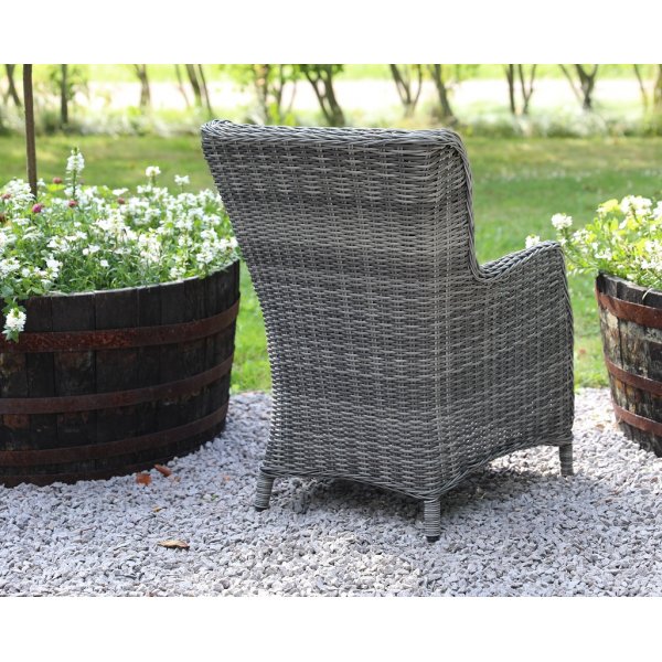 Jacksonville lenestol i grå syntetisk rotting, komplett med pute Jacksonville lenestol i grå syntetisk rotting, komplett med pute