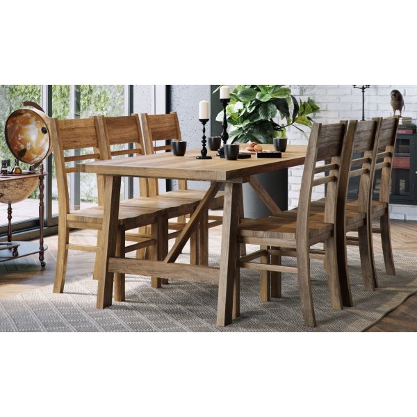 Hytte spisestol i gjenvunnet tre