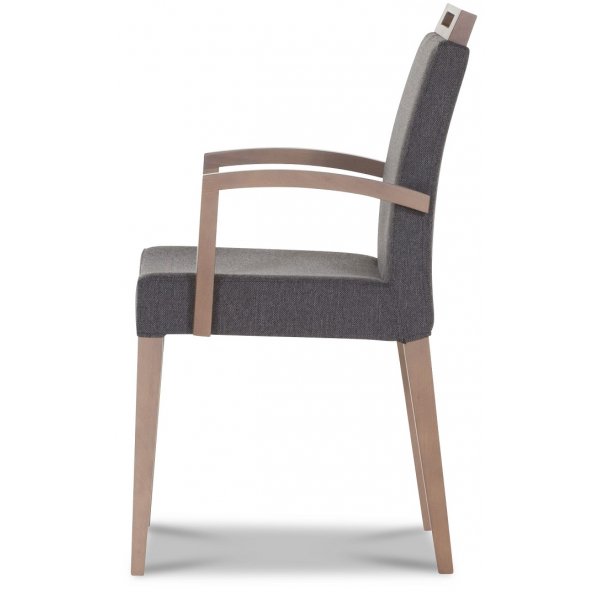 Fabian karmstol - Valgfri farge på trekk og ramme! Fabian karmstol - Valgfri farge på trekk og ramme!