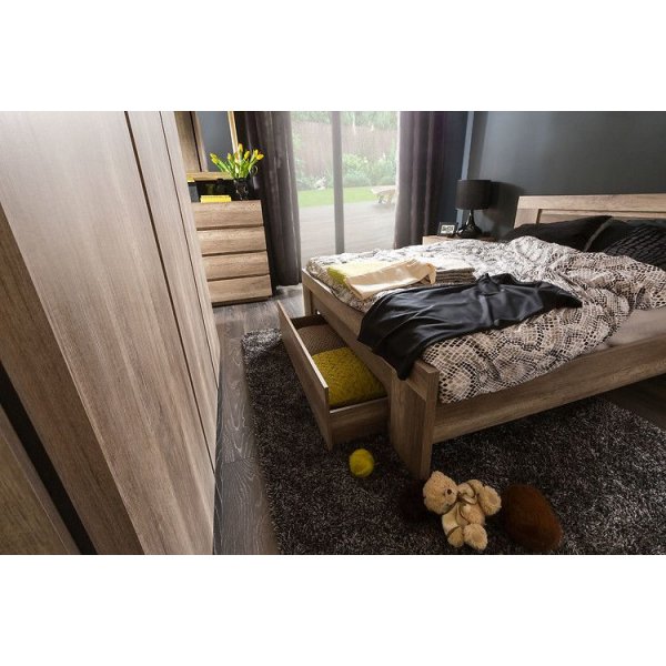 Mora garderobeskap - Eik Mora garderobeskap - Eik