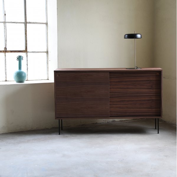 Volume skjenk 132 cm - Valntt