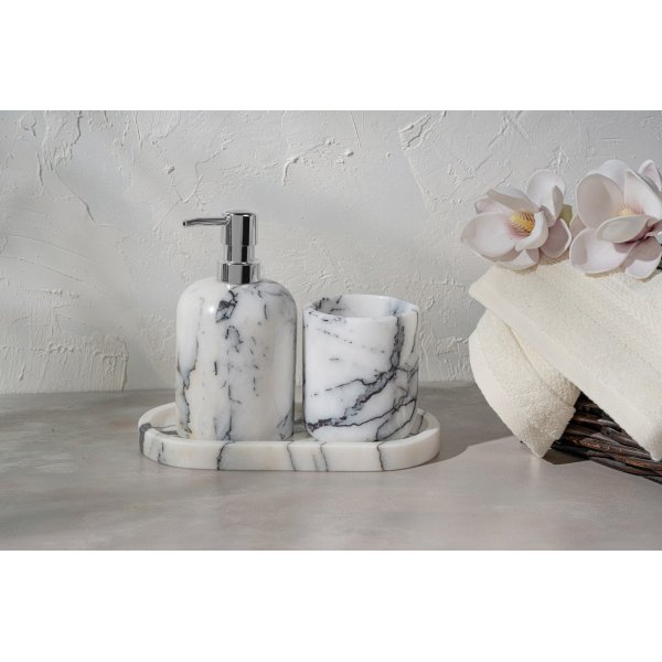 3-delt baderomssett i hvit marmor fra Sicilia 3-delt baderomssett i hvit marmor fra Sicilia