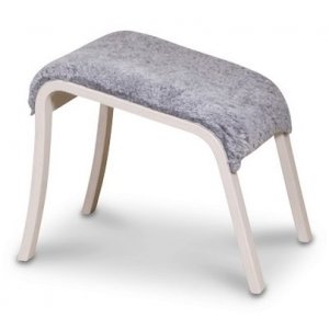 Frank fotskammel i saueskinn scandinavian grey - Hvitpigmentert eik + Møbelpleiesett for tekstiler Frank fotskammel i saueskinn scandinavian grey - Hvitpigmentert eik + Møbelpleiesett for tekstiler