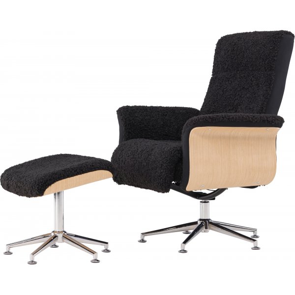 Hagön hvilestol med fotskammel - Svart saueskinnsimitasjon/oljet eik Hagön hvilestol med fotskammel - Svart saueskinnsimitasjon/oljet eik