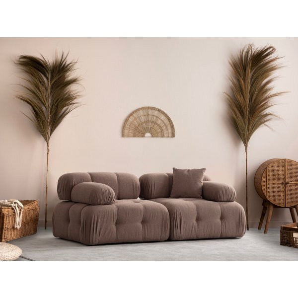 Doblo 2-seters sofa i bouclè - Brun Cappuccino Doblo 2-seters sofa i bouclè - Brun Cappuccino
