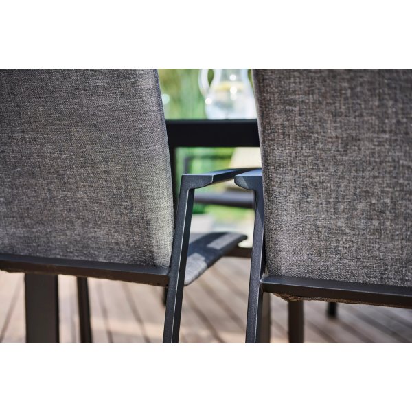 Breda spisestol - Svart + Tekstilrens for møbler Breda spisestol - Svart + Tekstilrens for møbler