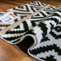Intersect teppe 120 x 170 cm - Sort/hvitt