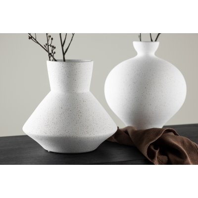 Rellis vase 22 x 20 cm - Sort/Hvit