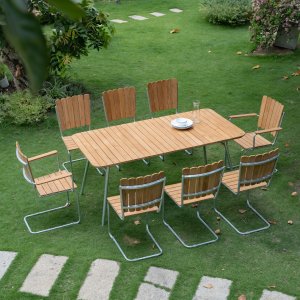 Möllan utegruppe i teak: 8 stoler med spisebord 176x90 cm Möllan utegruppe i teak: 8 stoler med spisebord 176x90 cm