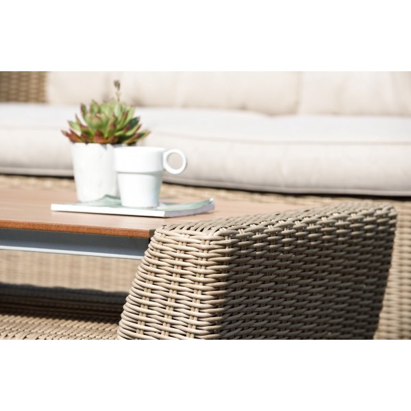 Utegruppe St. Trpoez - naturfarget kunstrotting Utegruppe St. Trpoez - naturfarget kunstrotting