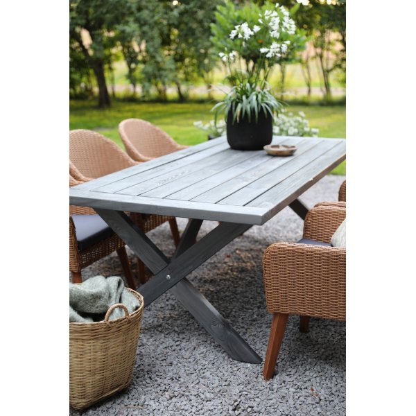 Oxford utendørsgruppe, grått bord 220 cm inkludert 6 stk. Valetta naturfargede spisestoler Oxford utendørsgruppe, grått bord 220 cm inkludert 6 stk. Valetta naturfargede spisestoler