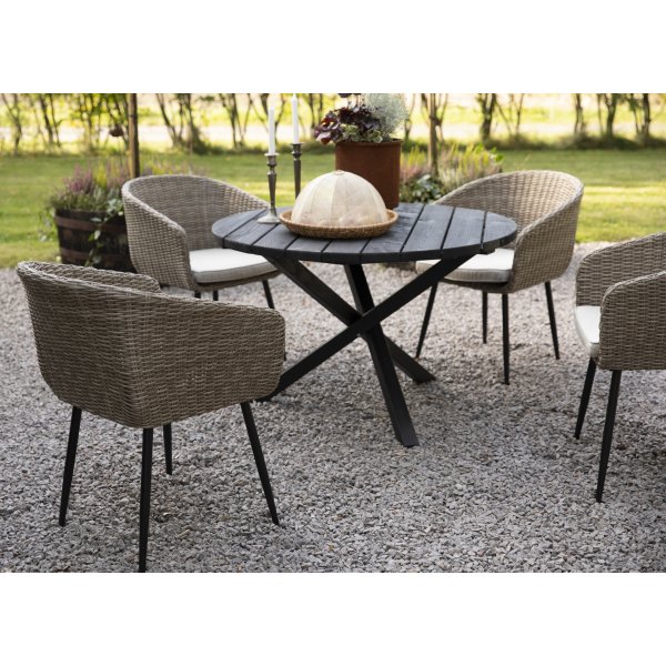 Utendørsgruppe: svart rundt spisebord Ø112 cm med 4 lenestoler Utendørsgruppe: svart rundt spisebord Ø112 cm med 4 lenestoler
