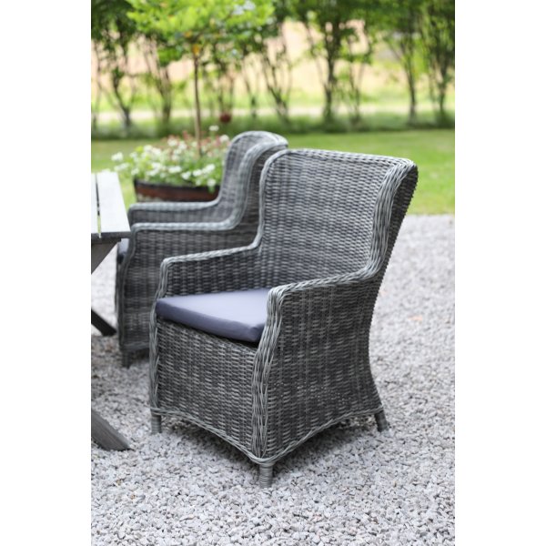 Spisegruppe Scottsdale: Bord 150 cm inkludert 4 stk. Jacksonville lenestoler i grå kunstrotting + Tekstilrens for møbler Spisegruppe Scottsdale: Bord 150 cm inkludert 4 stk. Jacksonville lenestoler i grå kunstrotting + Tekstilrens for møbler